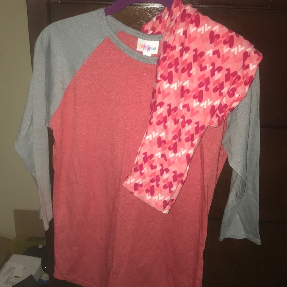 2 pairs of leggings & baseball shirt